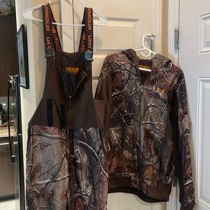 Men’s Under Armour matching hunting jacket/bibs